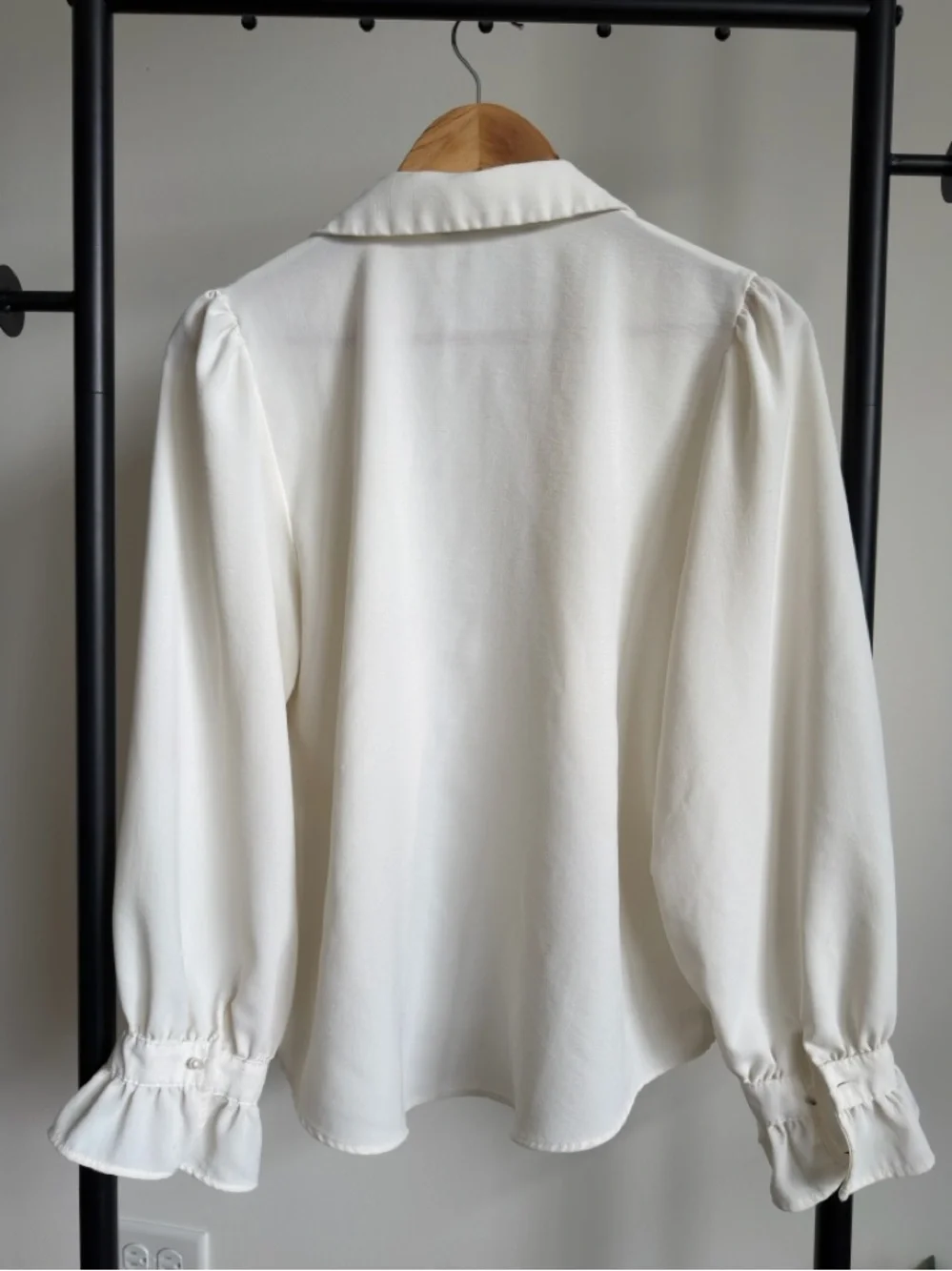 ✨ ZARA Pearl Collar Blouse | Elegant Minimalist Button-Up Top Size Small